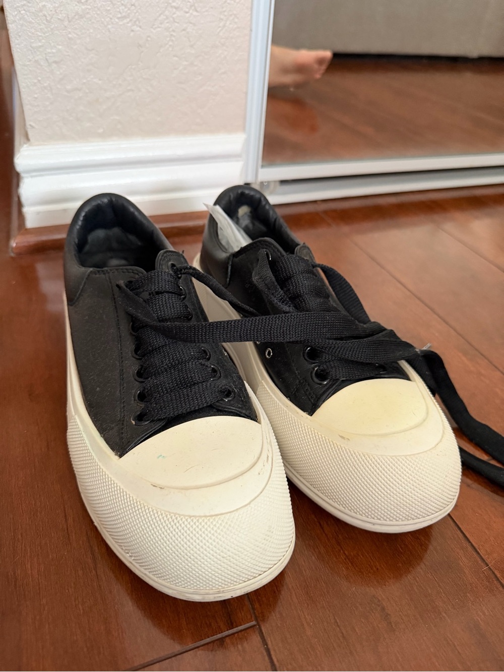 Alexander McQueen Kids Black Sneakers with Cream Soles